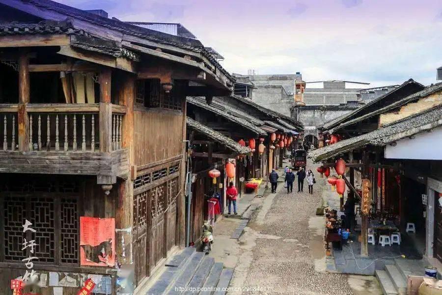 美国伊利诺伊州发生连环枪击 包括嫌疑人9人死亡